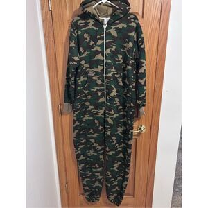 Skyline Wears Camouflage Hooded Jumpsuit Pajamas Pockets Size M Unisex